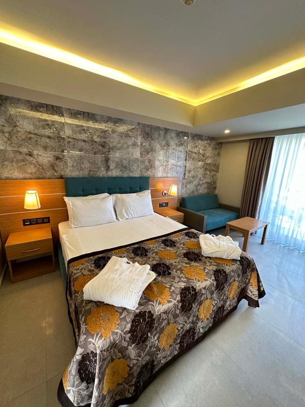 Ambrosia Hotel Beach & Spa บิเตซ ภายนอก รูปภาพ