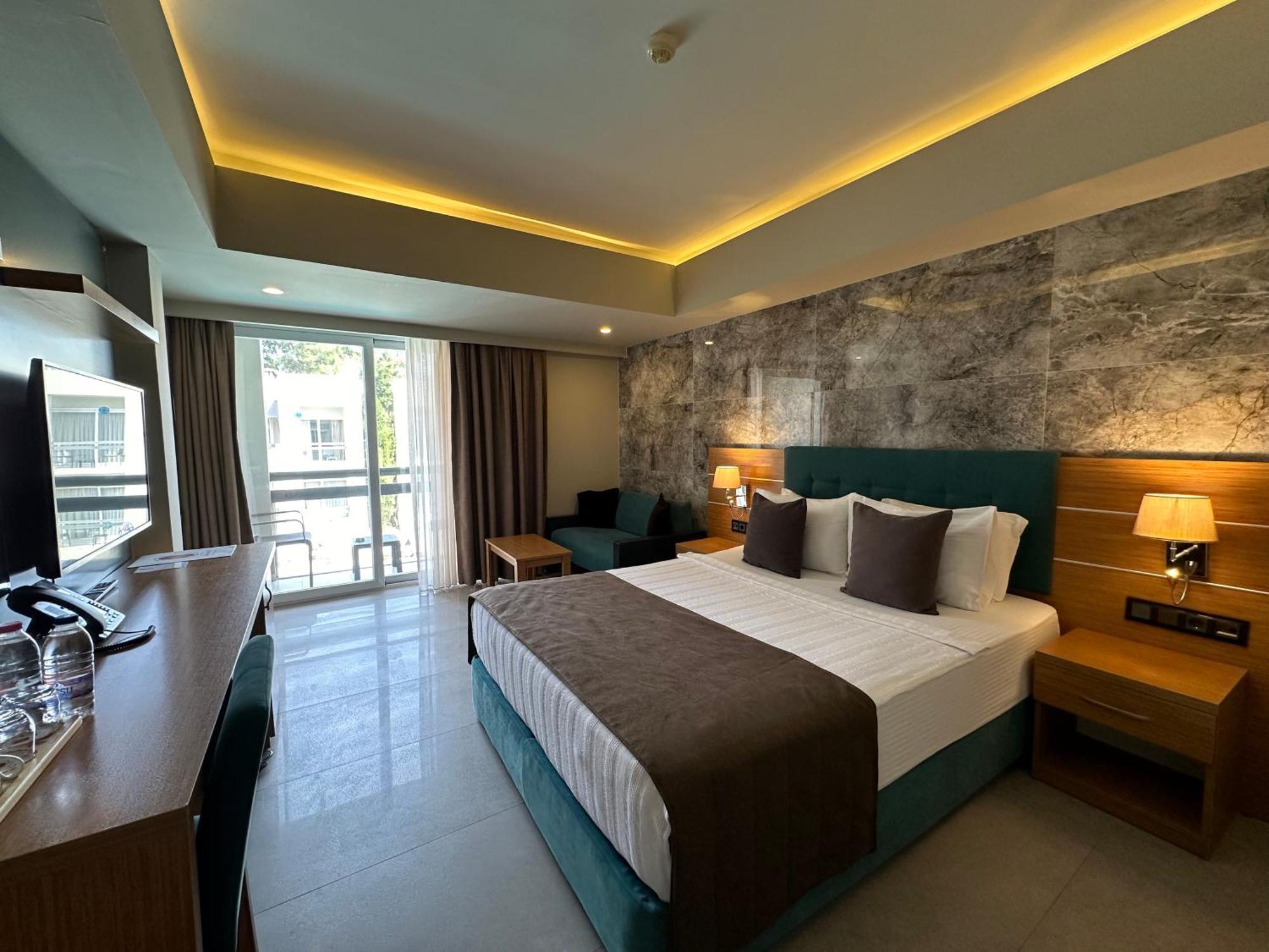 Ambrosia Hotel Beach & Spa บิเตซ ภายนอก รูปภาพ